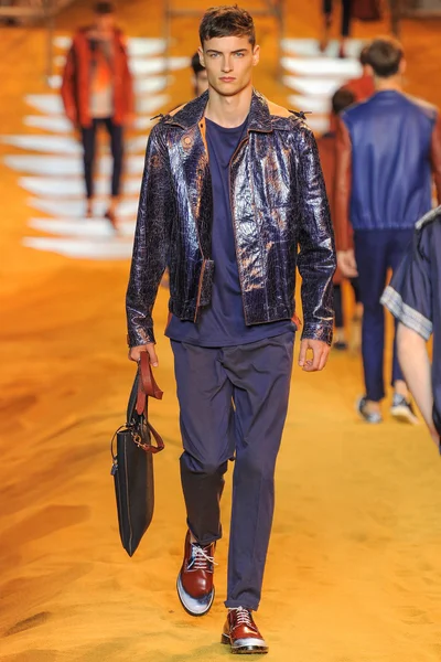 Look 23